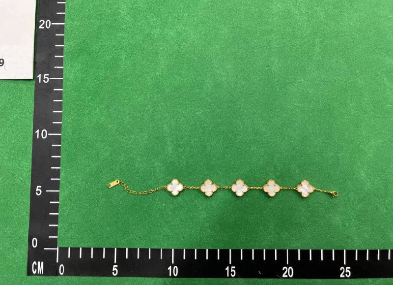  V Gold High Version Four-Leaf Clover Bracelet [40 styles]