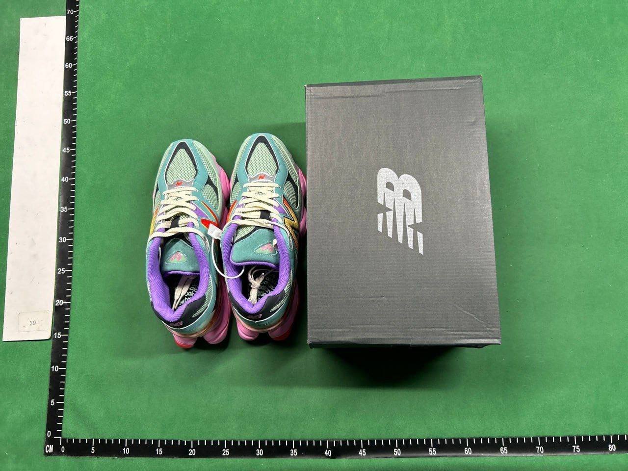  New Balance 990 Series Sneakers [23 styles]