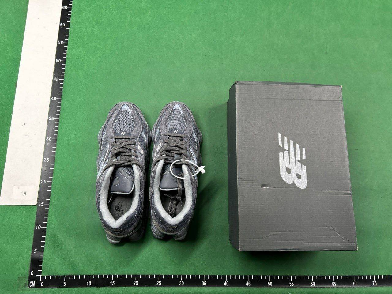  New Balance 990 Series Sneakers [23 styles]