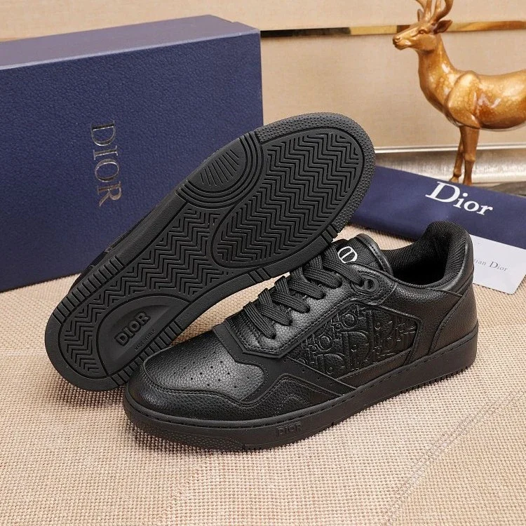  Dior Unveils Retro B57 Leather Sneakers [1 style]