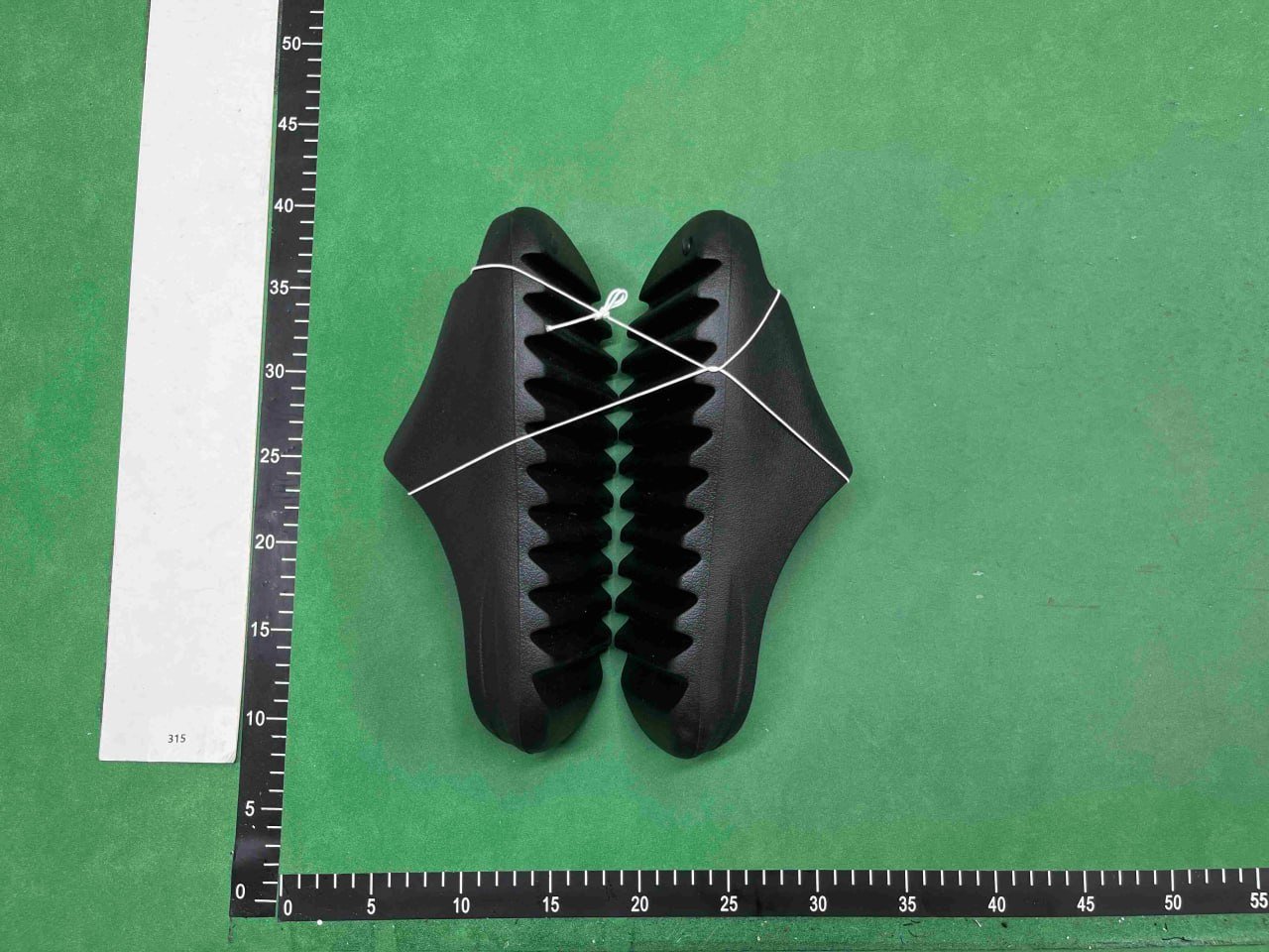 Adidas Yeezy Slide Slippers [15 styles]