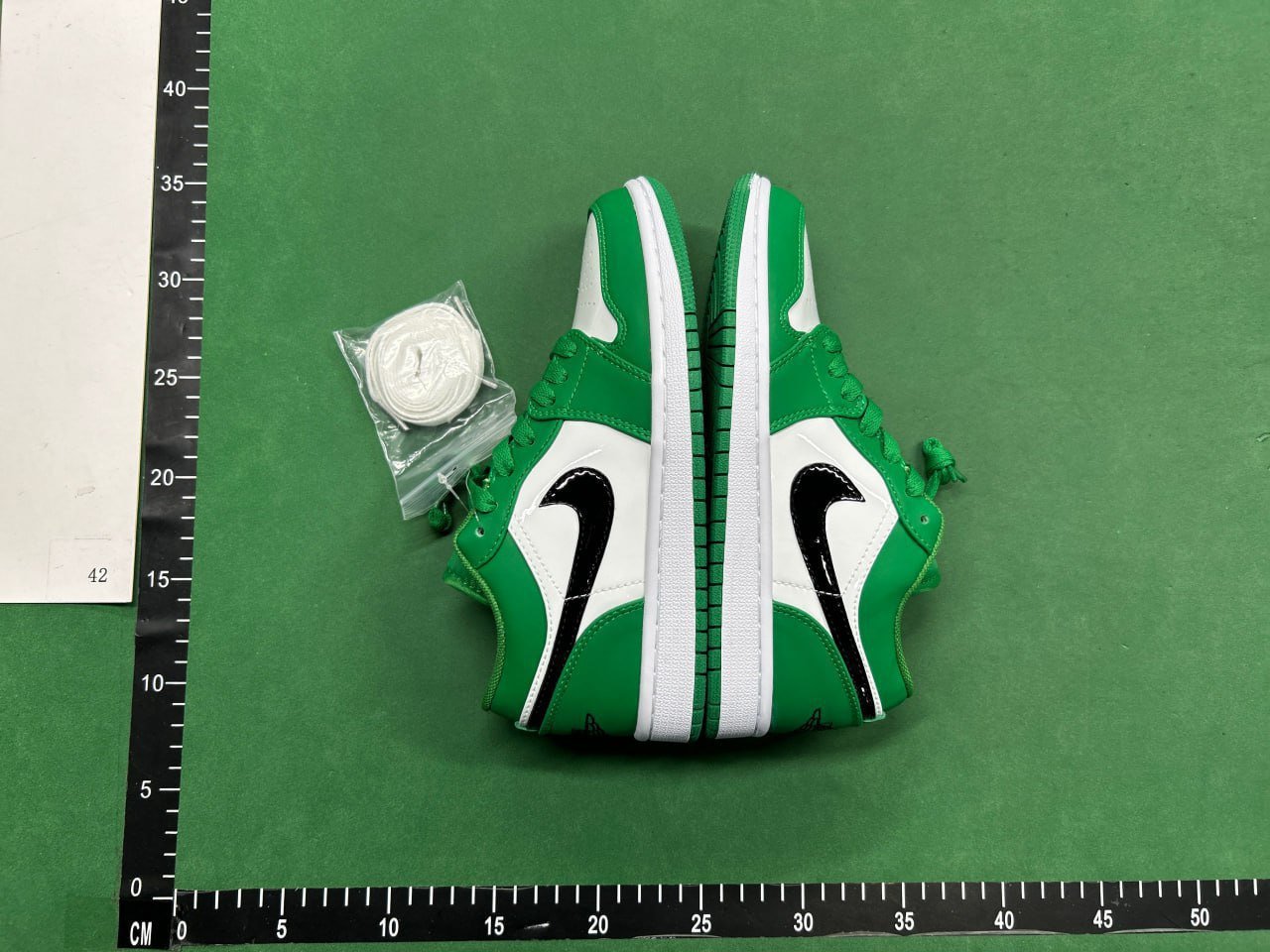  Air Jordan 1 Low OG Sneakers [12 styles]