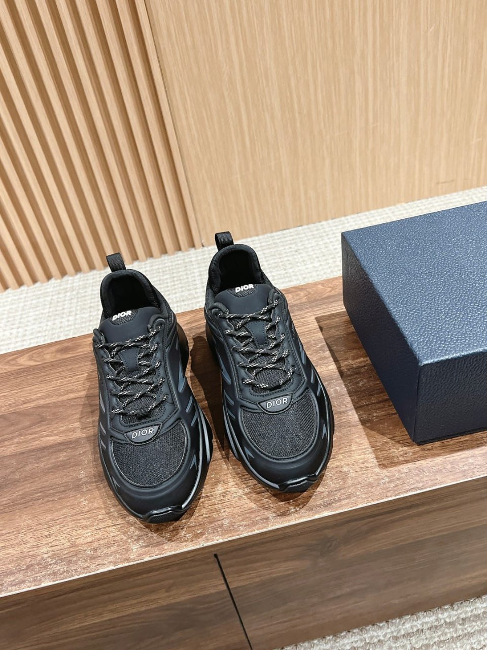 DIOR B32 Sneakers
