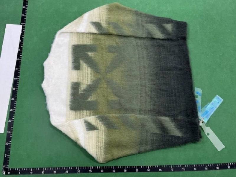  OFF-WHITE Arrow Motif Sweaters [32 styles]