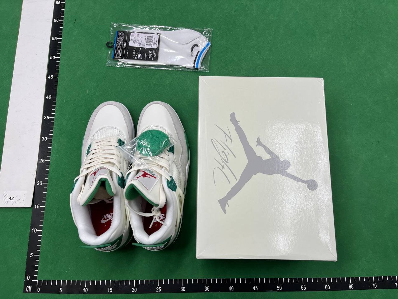  Jordan 4 Sneakers [28 styles]