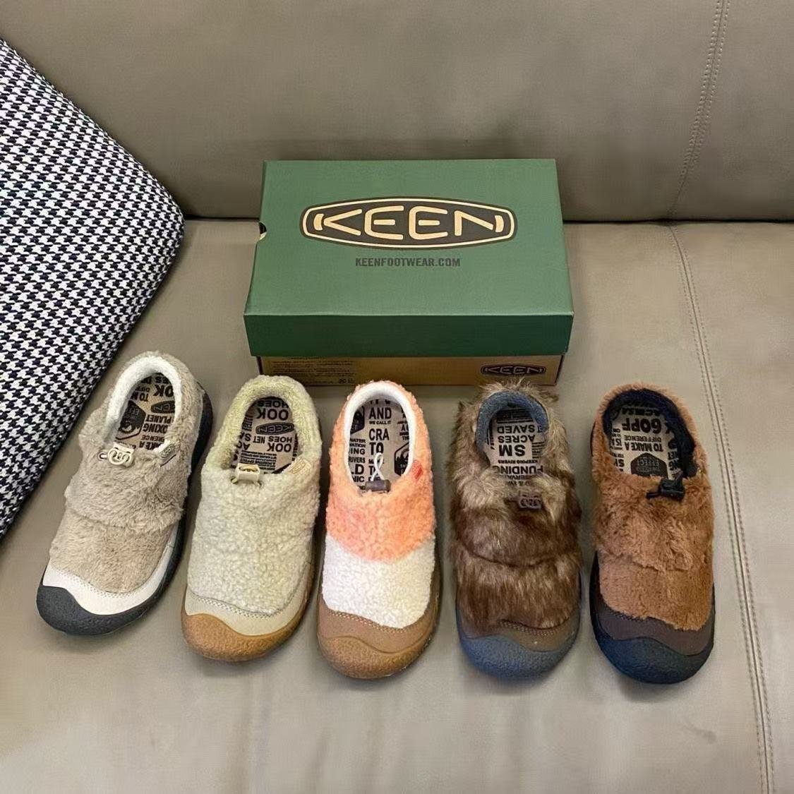  KEEN Plush Slippers [21 styles]
