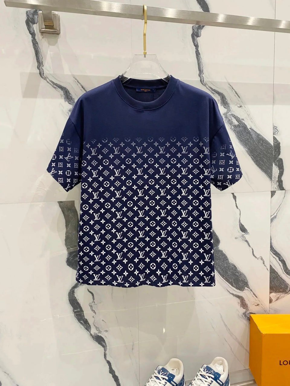  Louis Vuitton Monogram T-Shirts [34 styles]