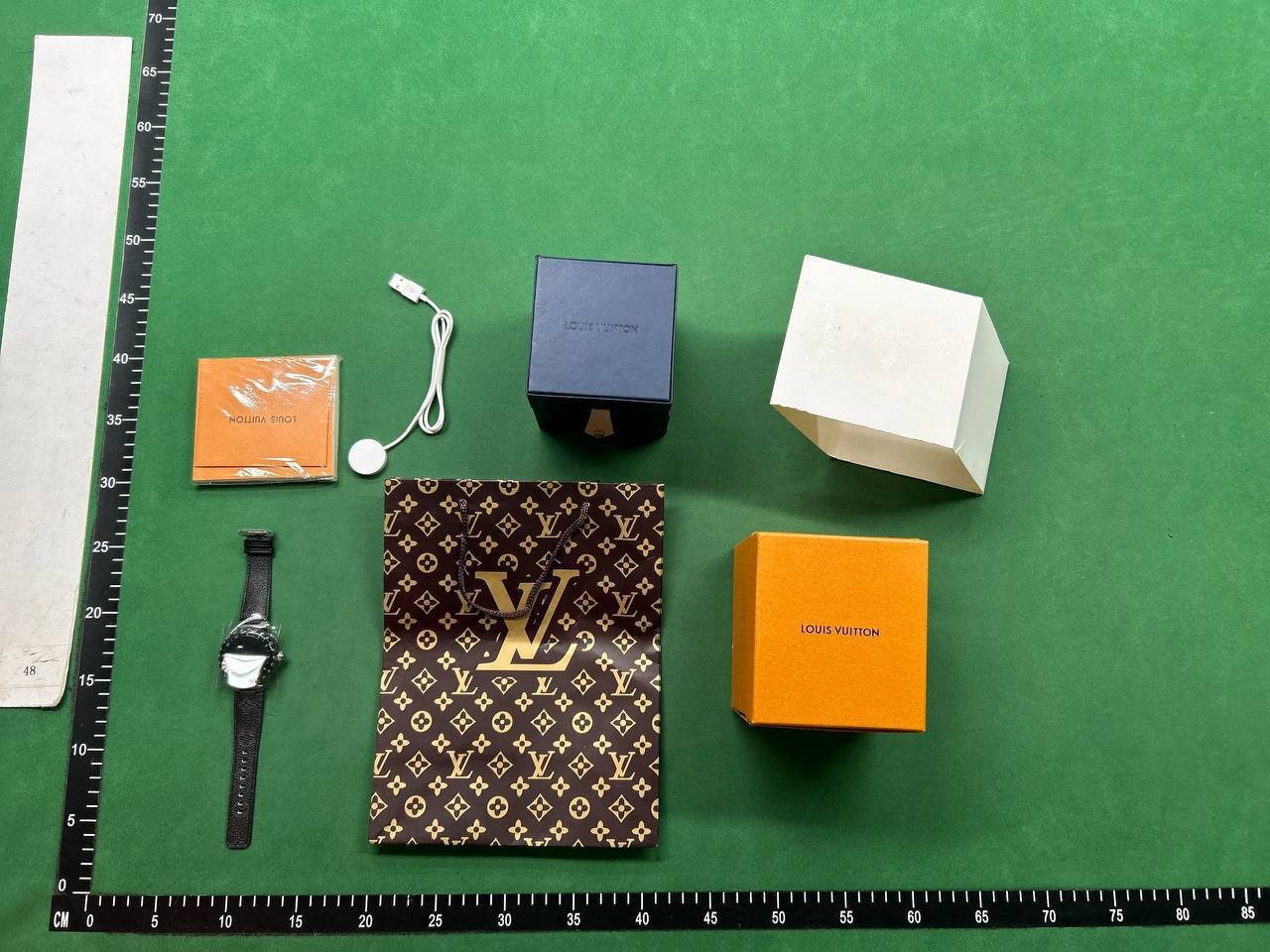  LV Tambour Horizon Light Up Smart Watch