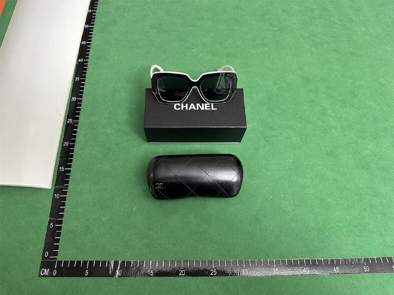 Chanel Sunglasses [40 styles]
