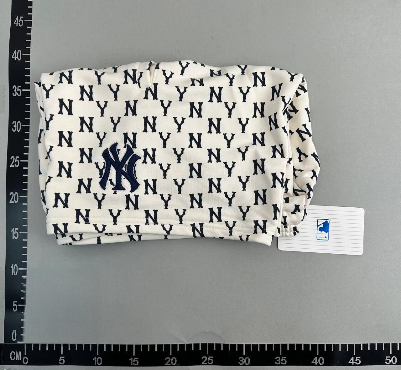 MLB New York Yankees All-Over Logo Shorts [8 styles]