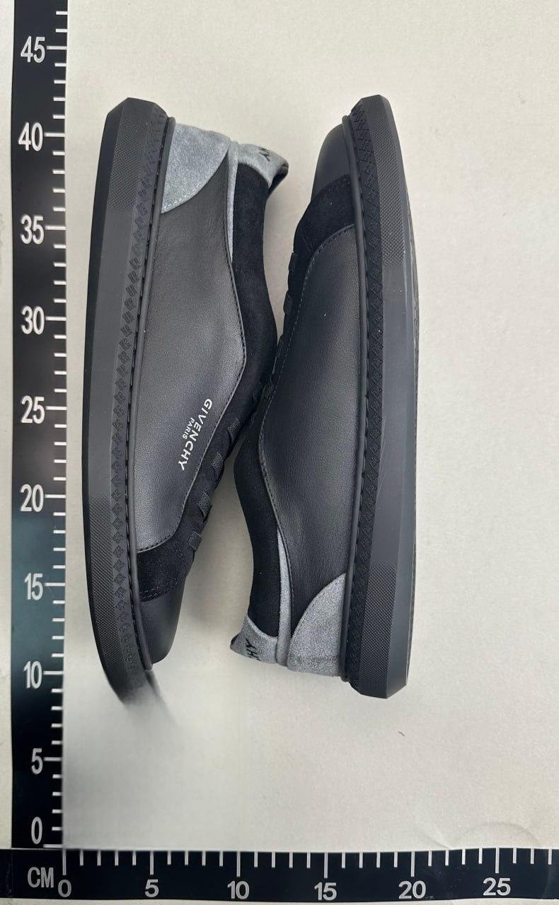  Givenchy B22 Sneakers [4 styles]