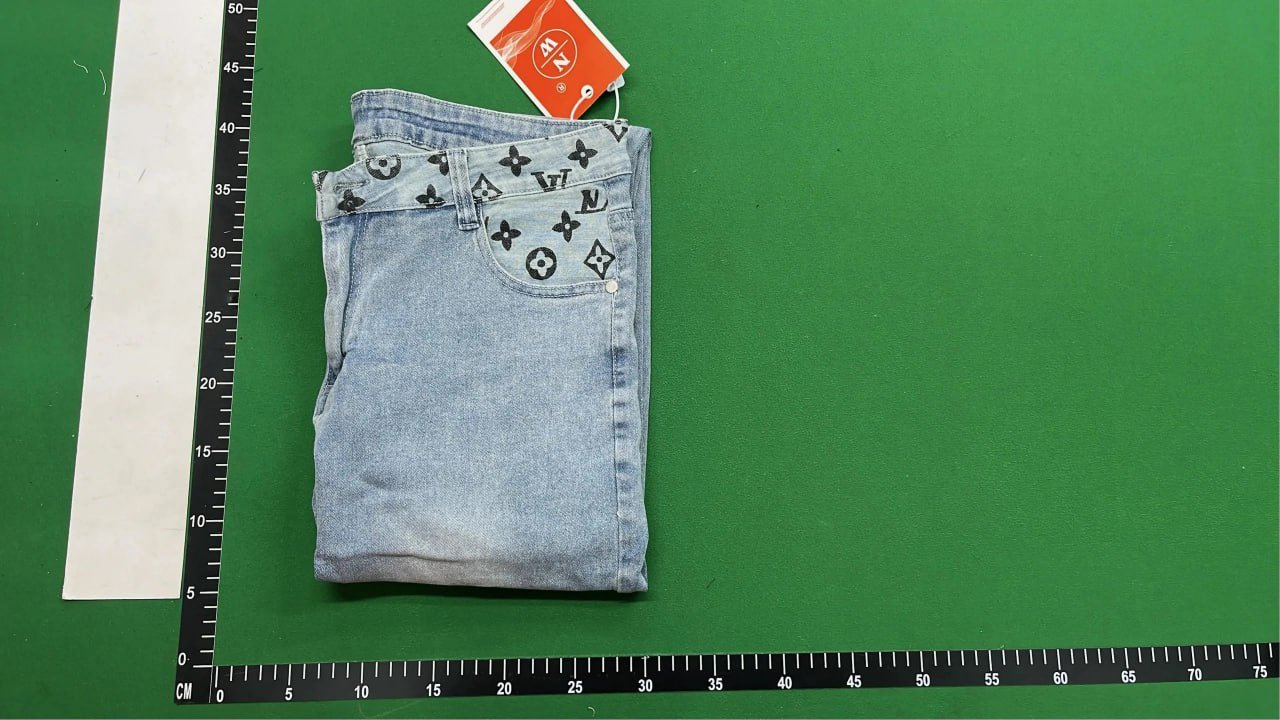 Louis Vuitton Velvet Trousers [25 styles]