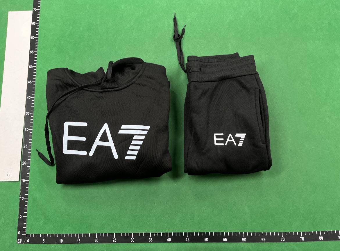 EA7 Suit High version