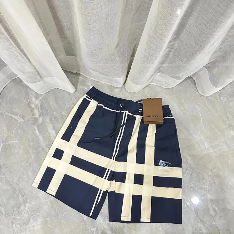 Burberry Shorts __（2