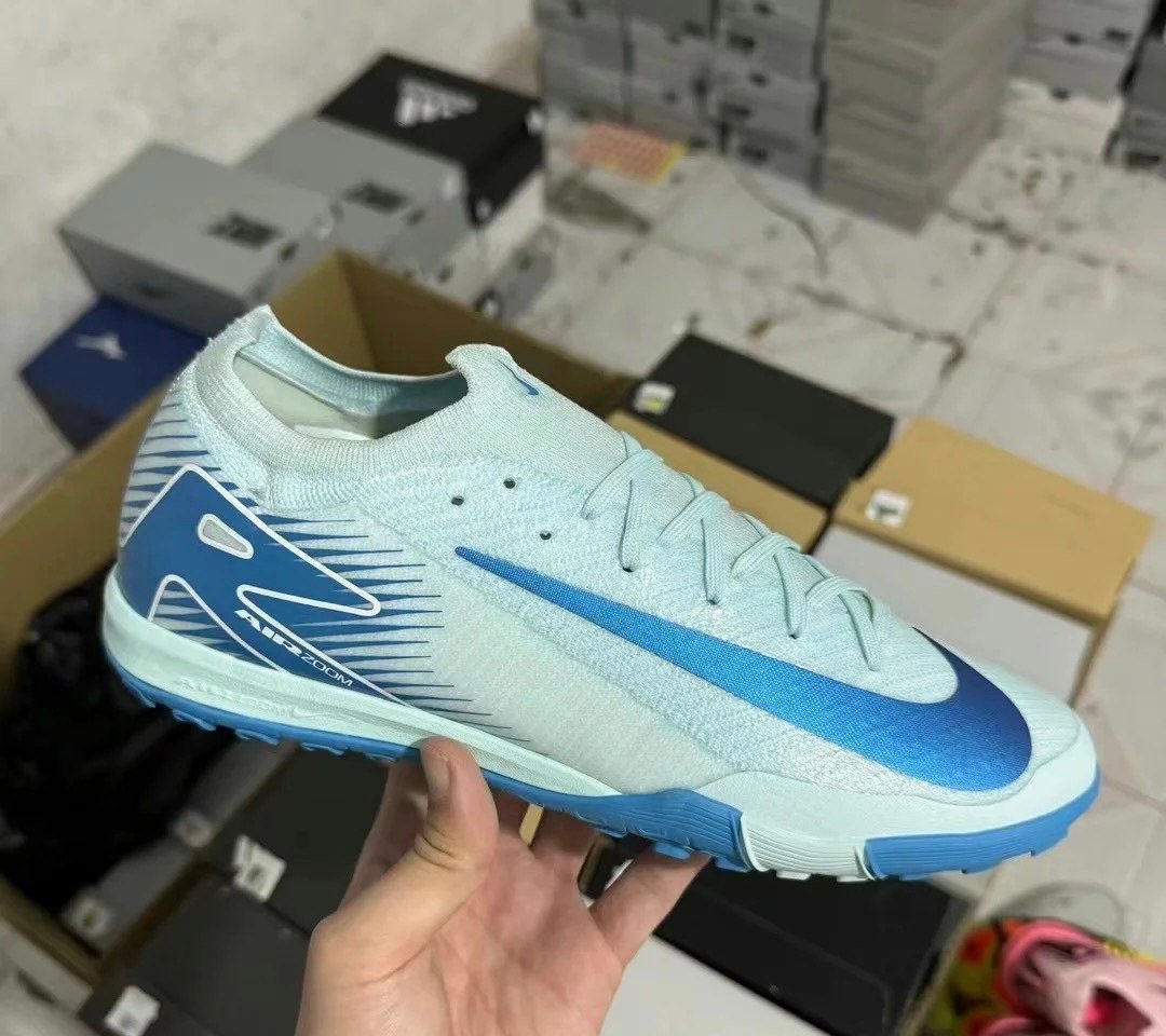 NIKE Mercurial Superfly