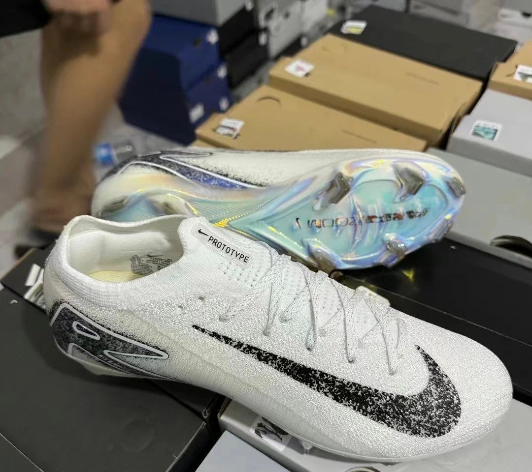 NIKE Mercurial Superfly