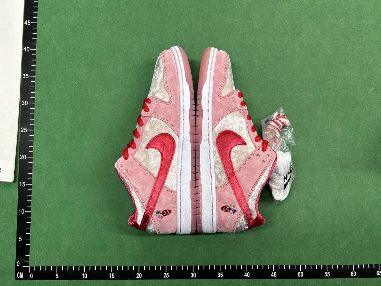  Nike SB Dunk Low