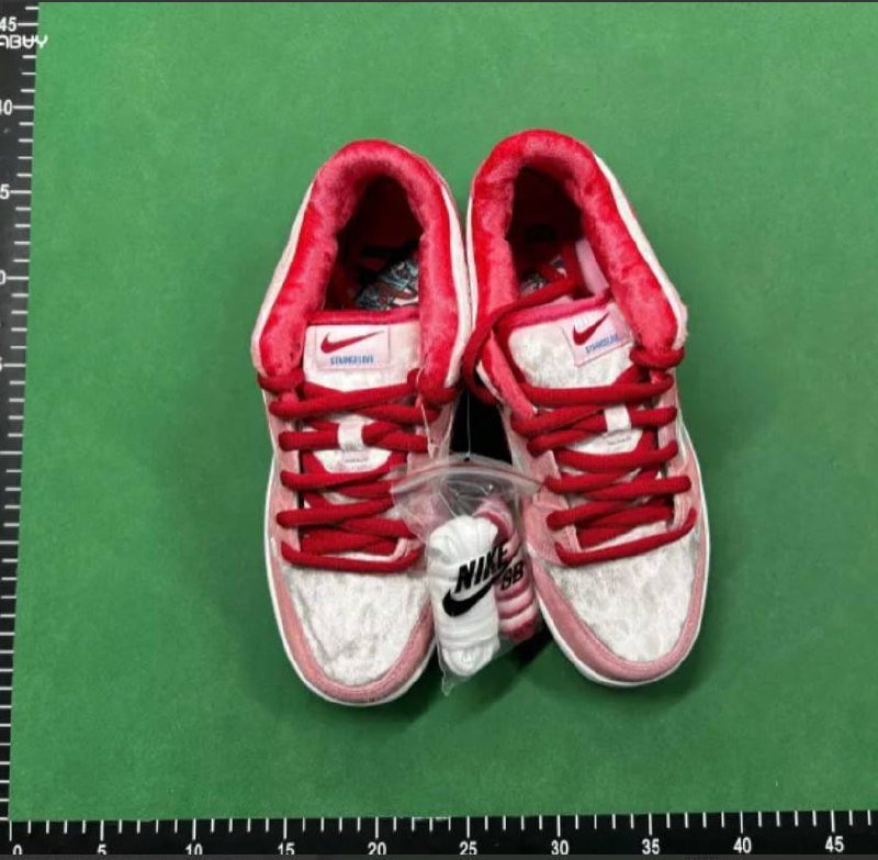  Nike SB Dunk Low