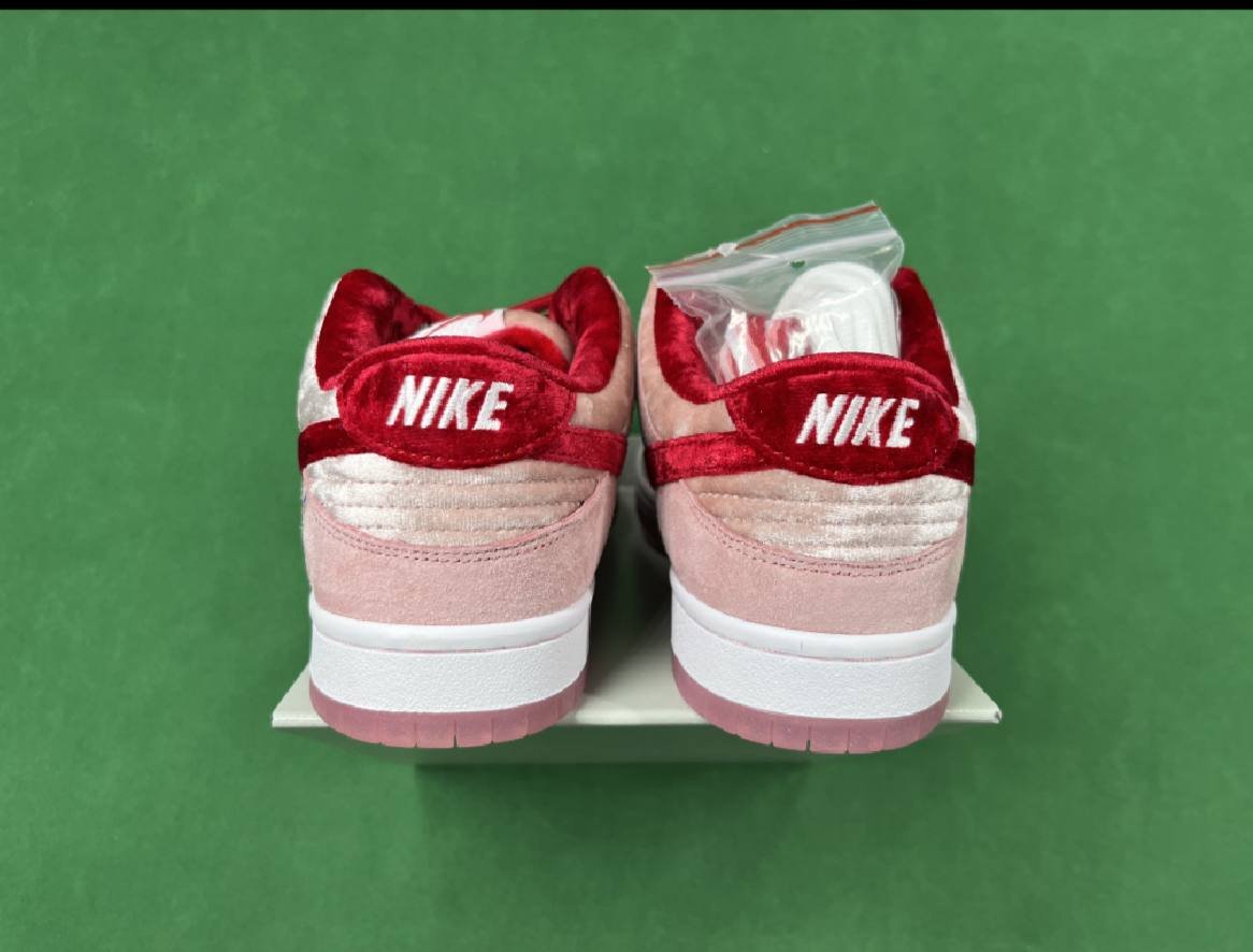  Nike SB Dunk Low