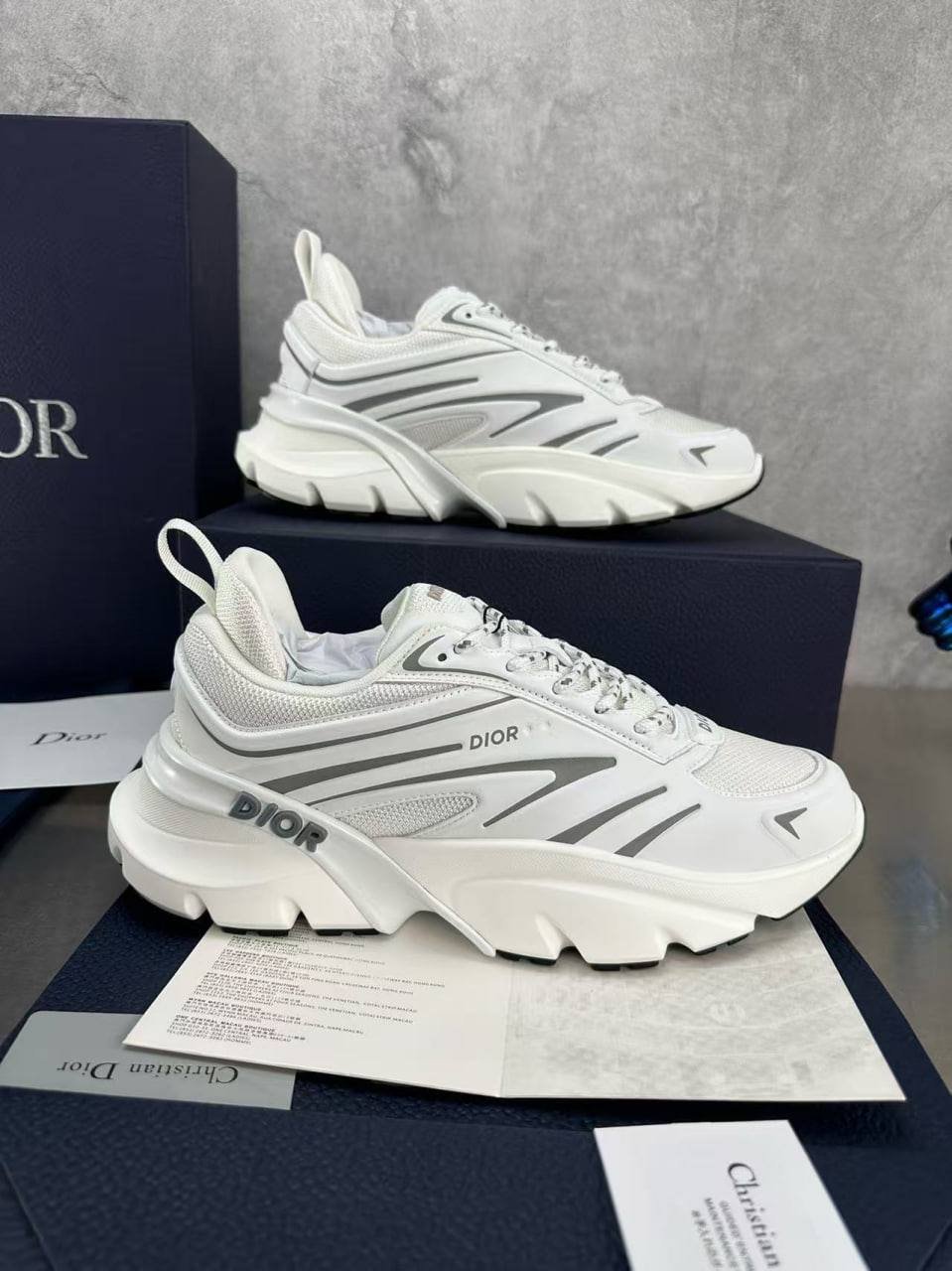  Dior B44