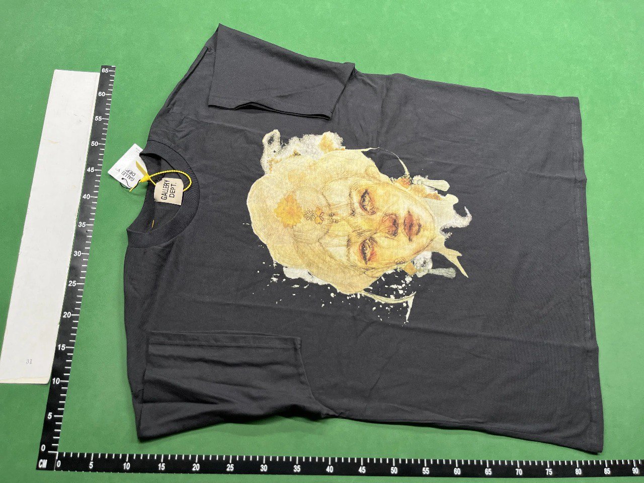 Gallery dept T-shirt  (40 CP)