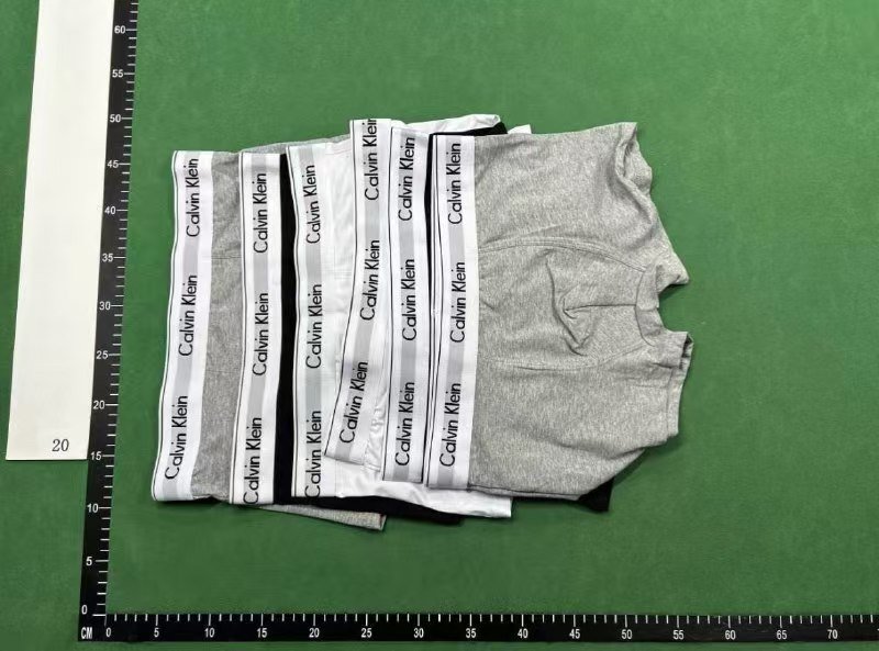  Calvin Klein