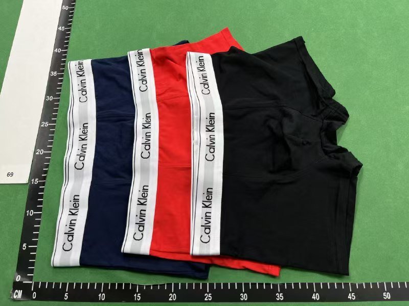  Calvin Klein