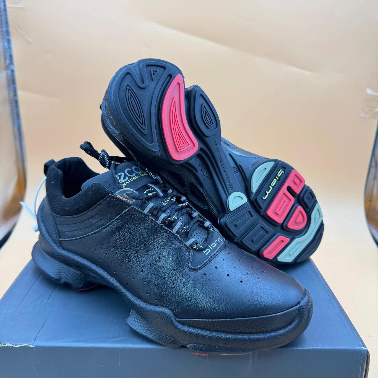 ECCO classic running shoes