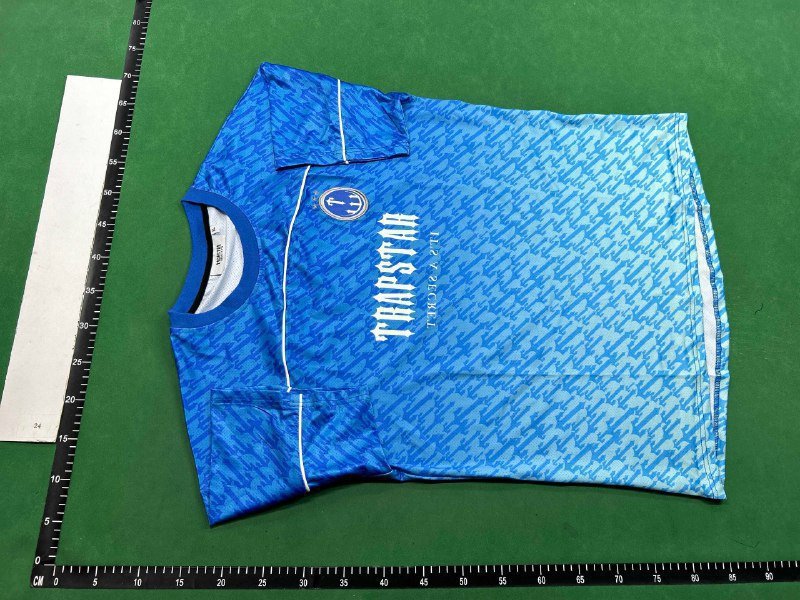 Trapstar T-shirt   (TOP 40 style)