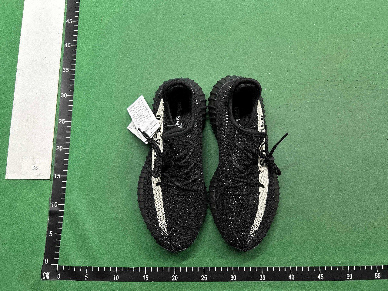 YEEZY BOOST 350 V2