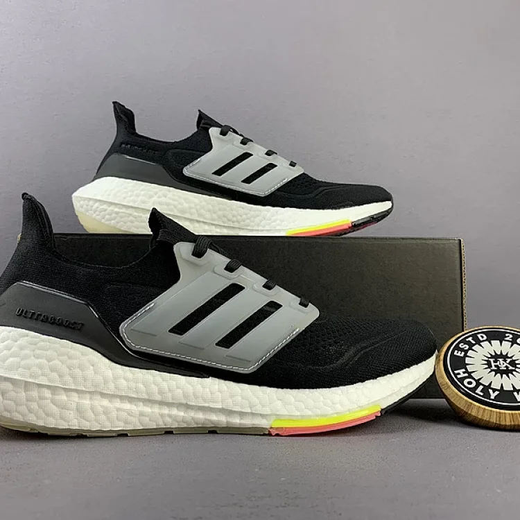ADIDAD ULTRA BOOST