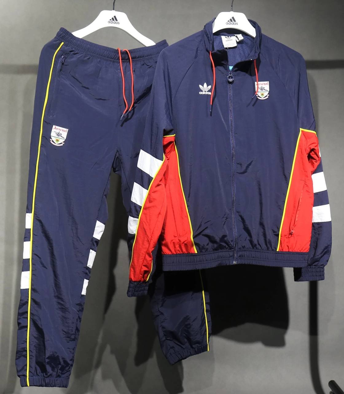   Jersey jacket suit