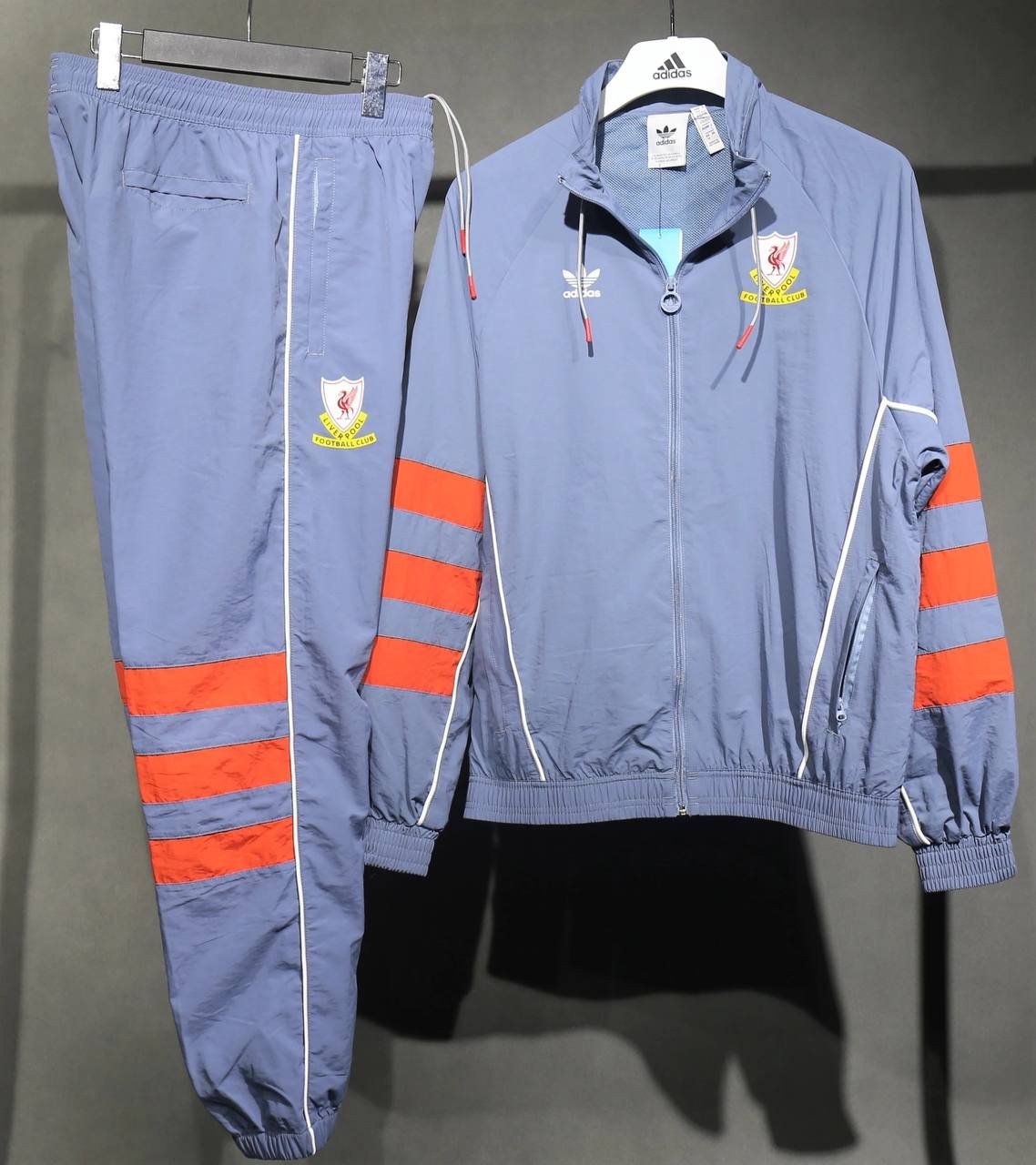   Jersey jacket suit