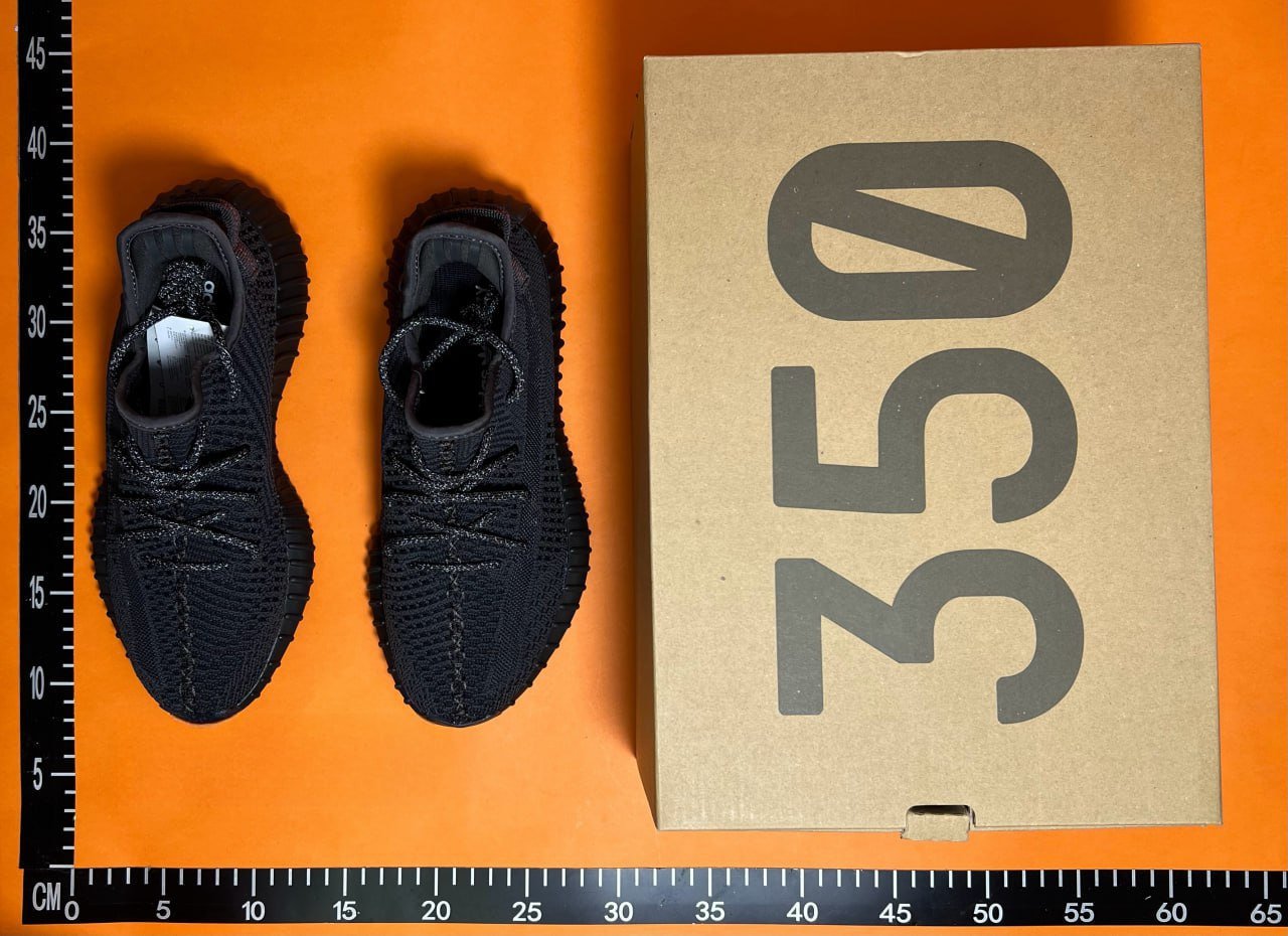   Adidas Yeezy 350-D