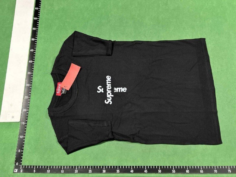  Supreme  T-shirt