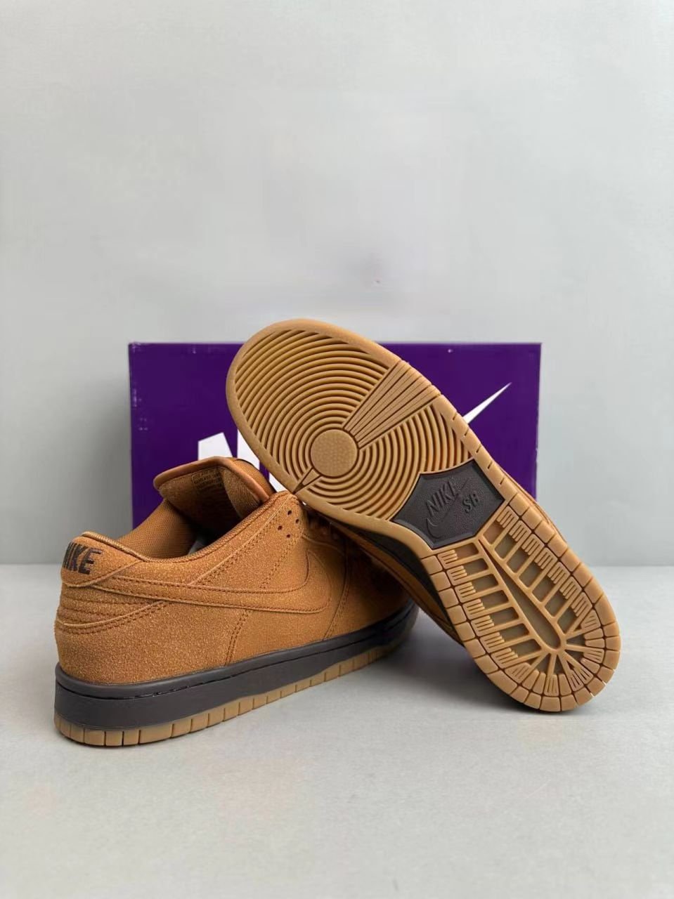 NIKE SB DUNK shoes