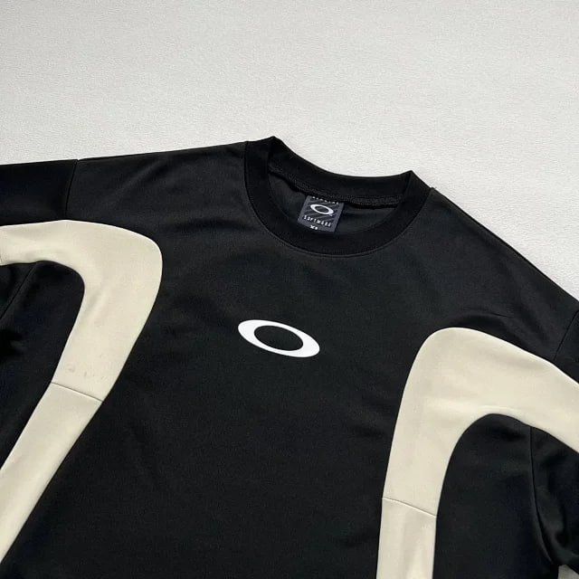   best11OAK TEE