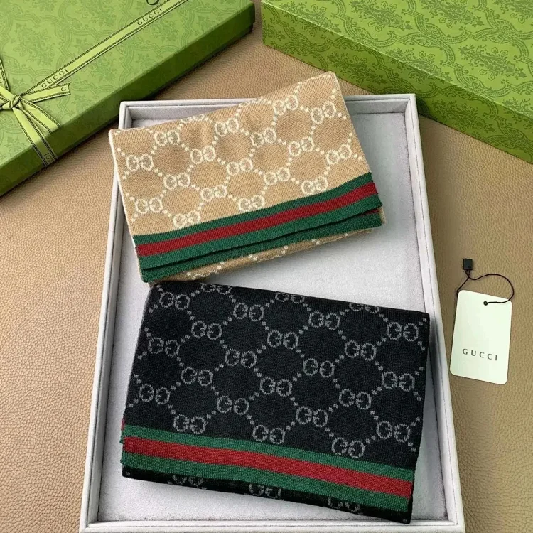 GUCCI Scarves, Silk 