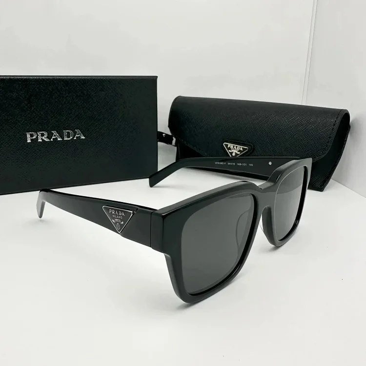 PRADA Fashion glasses